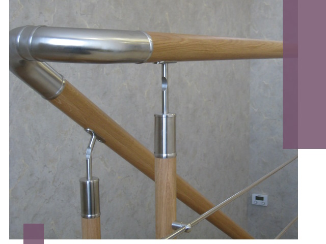 Комбинированные перила на заказ в Кизляре — монтаж и производство