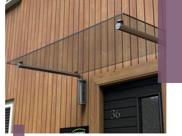 Стеклянные козырьки на входы и фасады в Кизляре