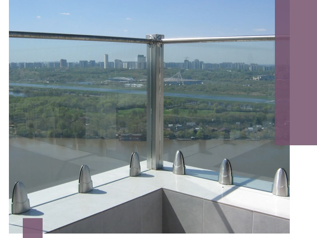 Стеклянные парапеты премиум класса в Кизляре для домов и бизнесов