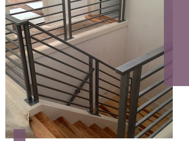 Изготовление поручней из металла и дерева в Кизляре