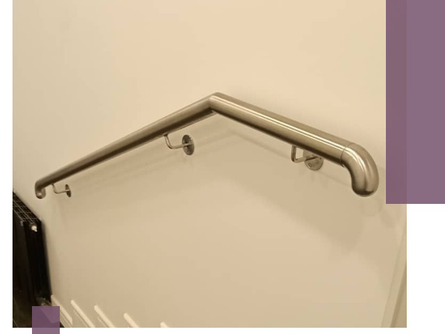 Изготовление пристенных поручней в Кизляре под ключ за сроки